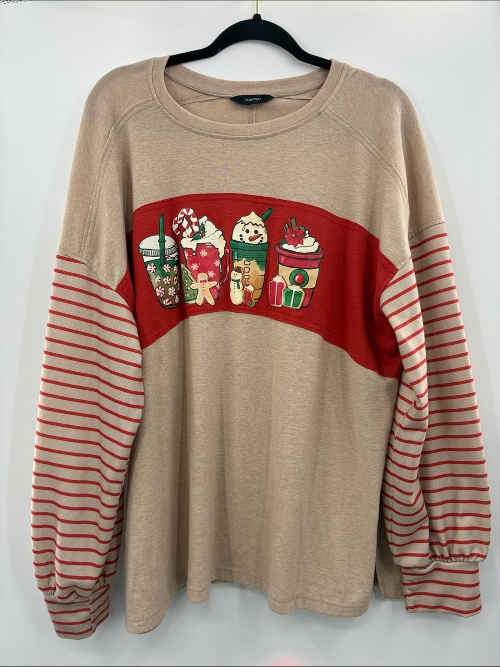 Dokotoo Holiday Coffee Beige and Red Holiday Graphic Crewneck Sweater size XL